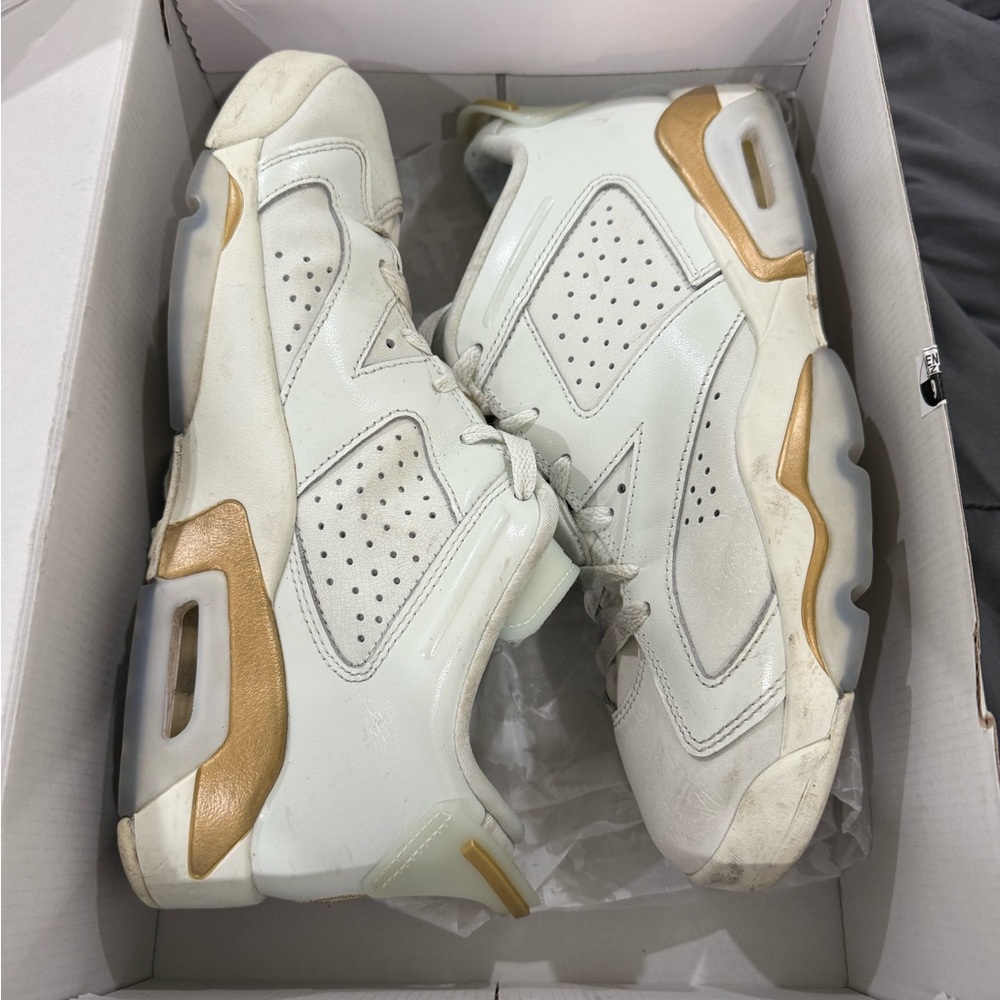 Air Jordan 6 Retro Low